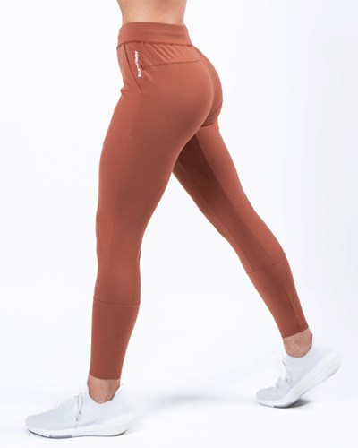 Alphalete 4-Way Stretch Jogger Bronze | 84071LFMR