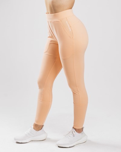 Alphalete 4-Way Stretch Jogger Koralove | 61497YRDL