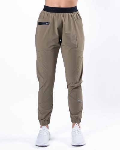 Alphalete Woven 4-Way Stretch 28" Pant Taupe | 76415YSGM