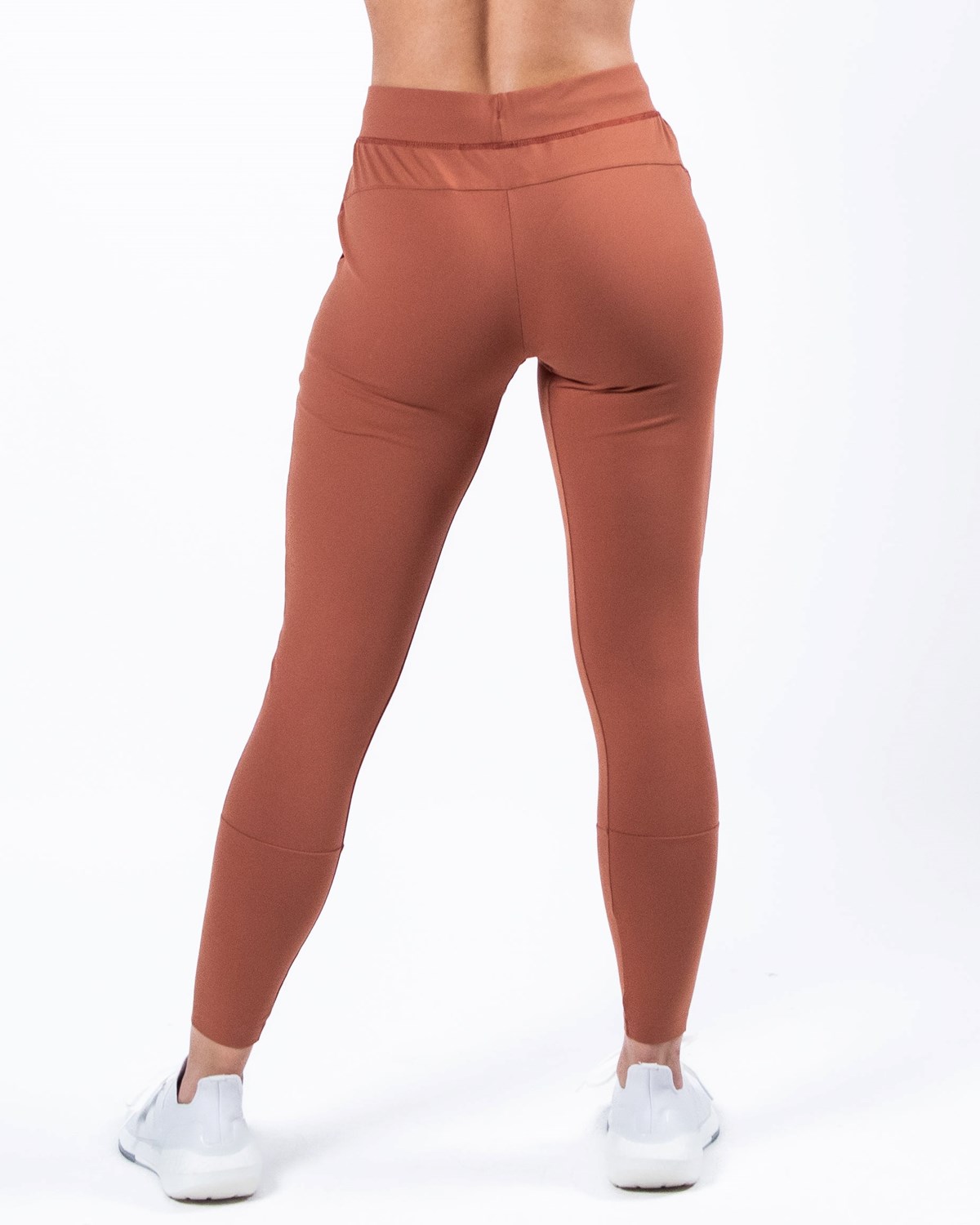 Alphalete 4-Way Stretch Jogger Bronze | 84071LFMR