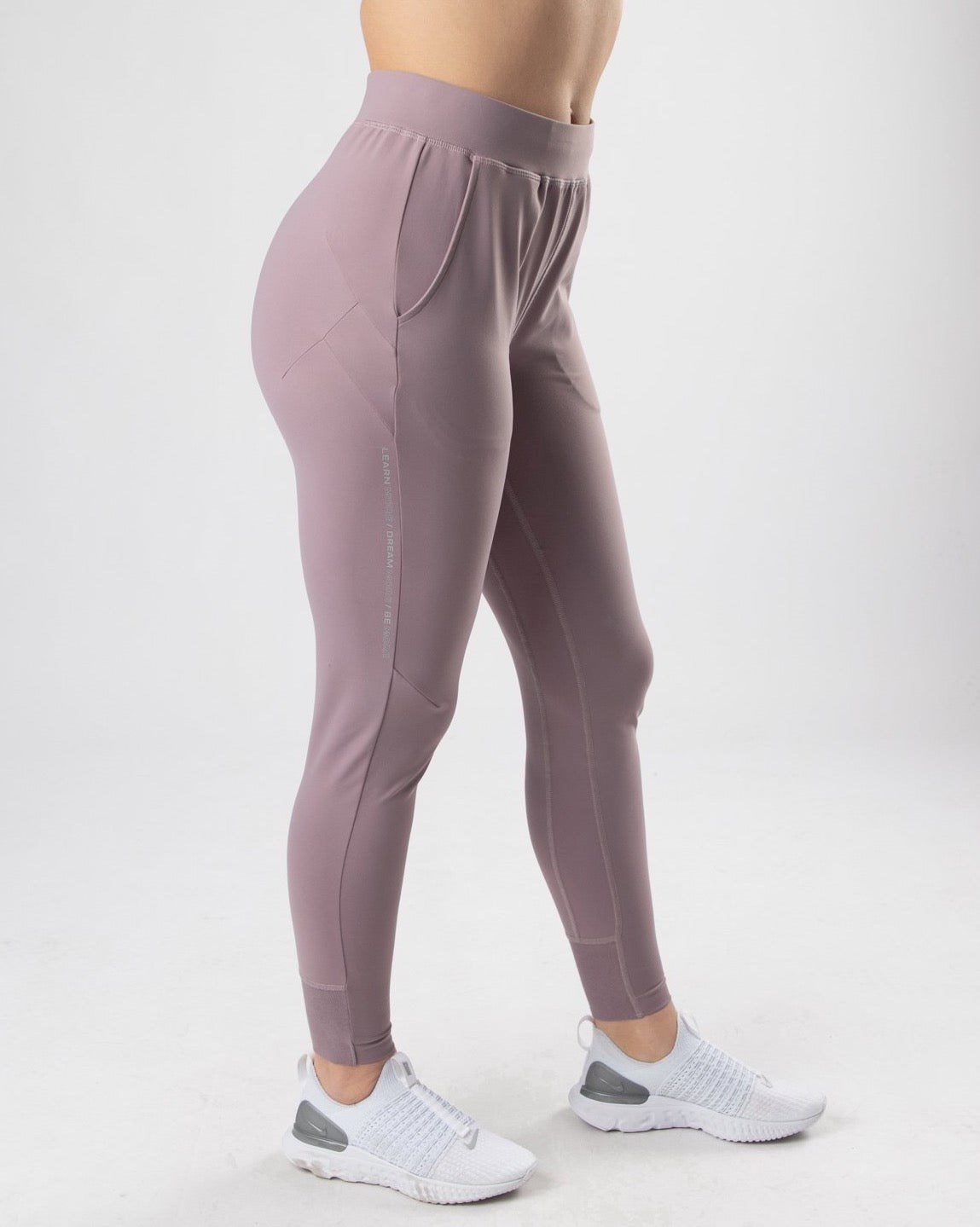 Alphalete 4-Way Stretch Jogger Fialové | 57620EMRC