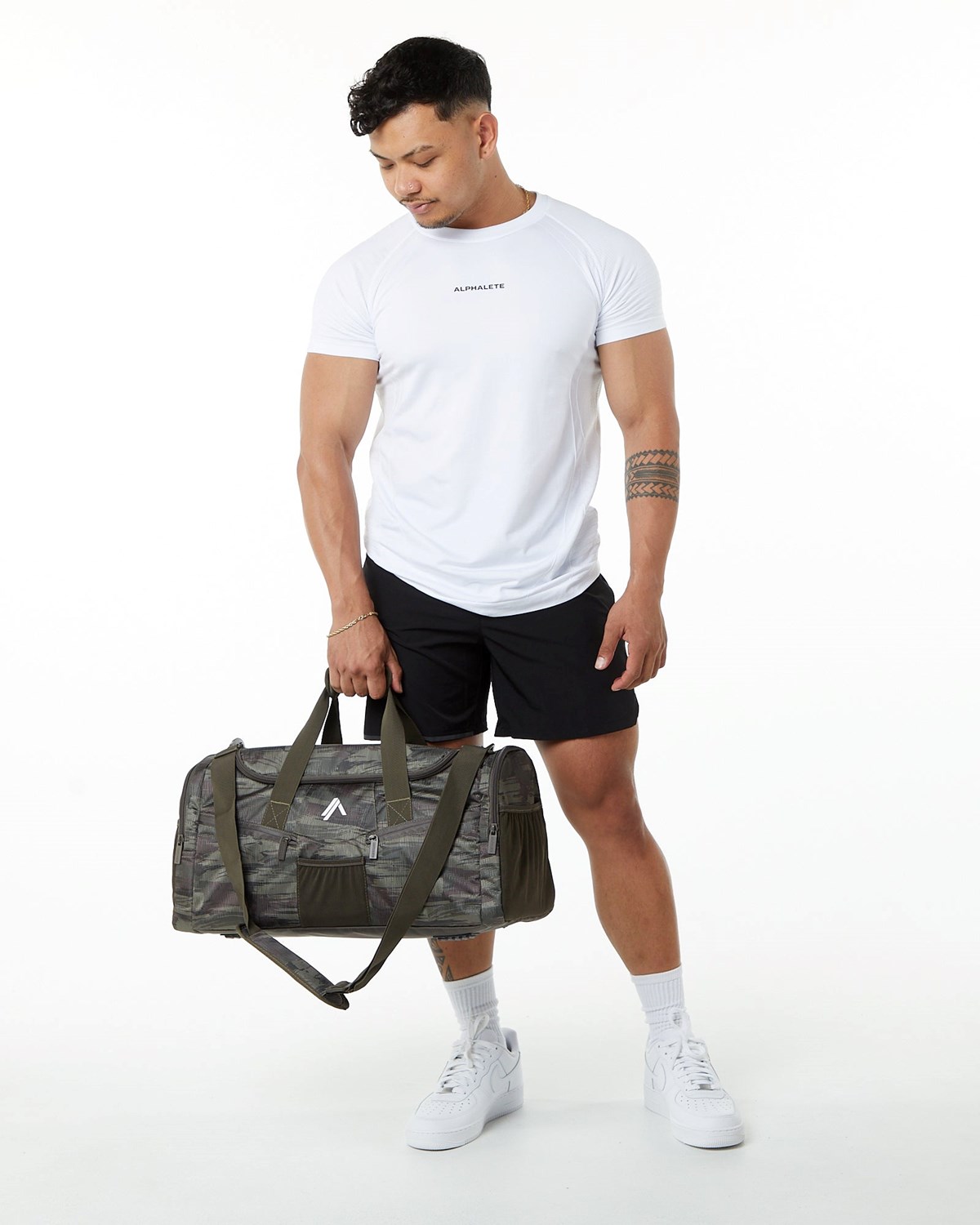 Alphalete Duffel Bag Olivy Zelené Maskáčové | 34975JEZT