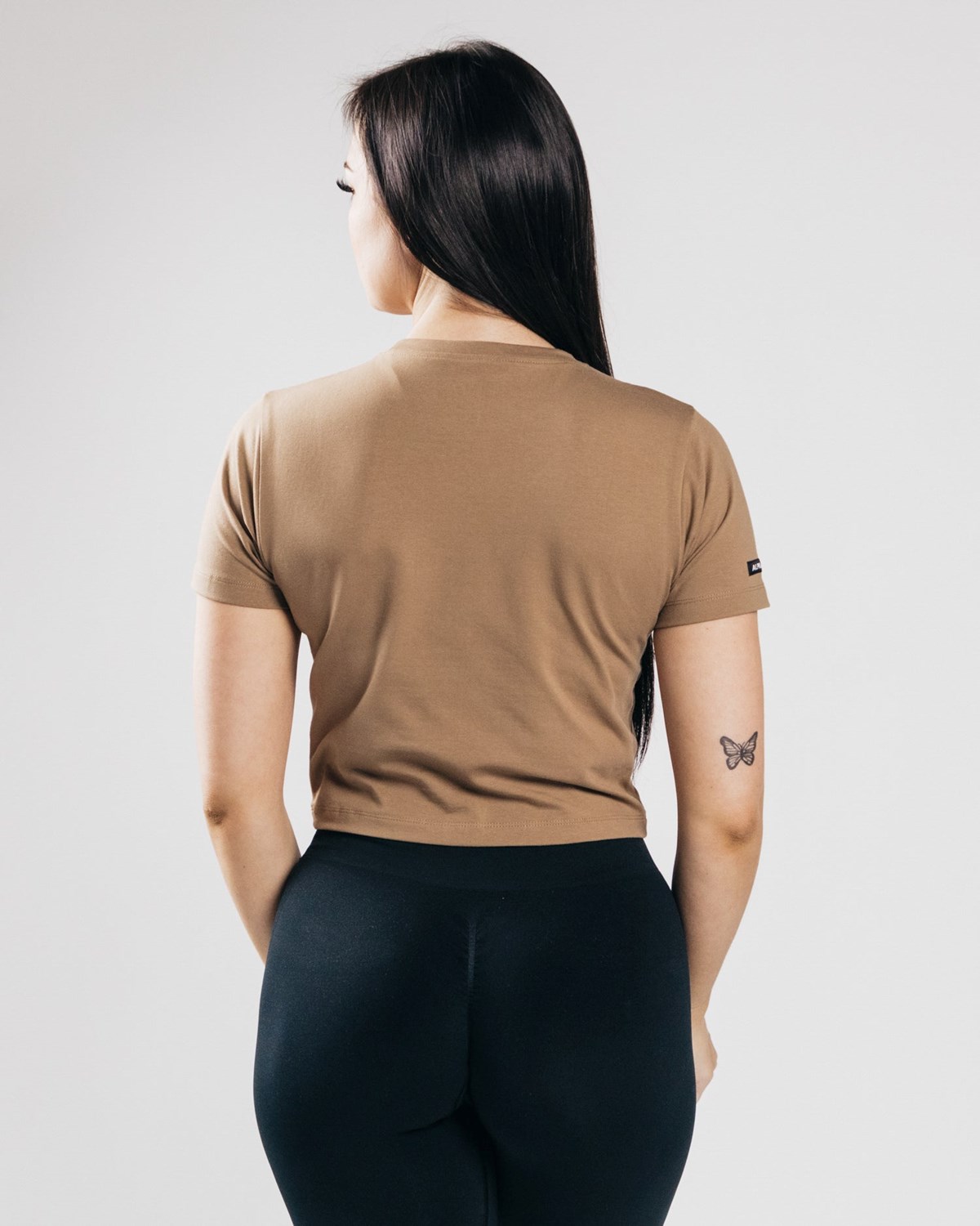 Alphalete Fitted Performance Crop Top Tmavě | 95103WDRA