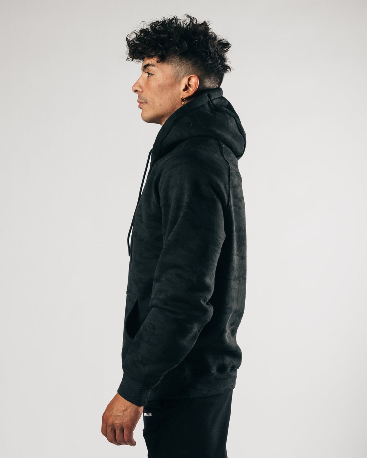 Alphalete Fitted Performance Hoodie Darkest Hour | 79820GJZO