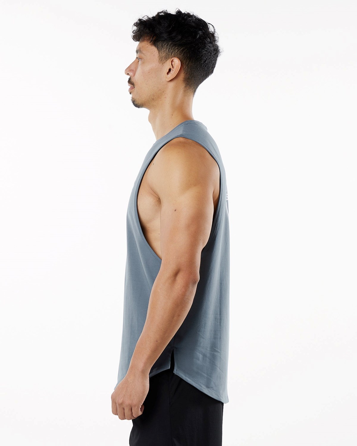 Alphalete Fitted Performance Tank Carbon | 21387MWGO