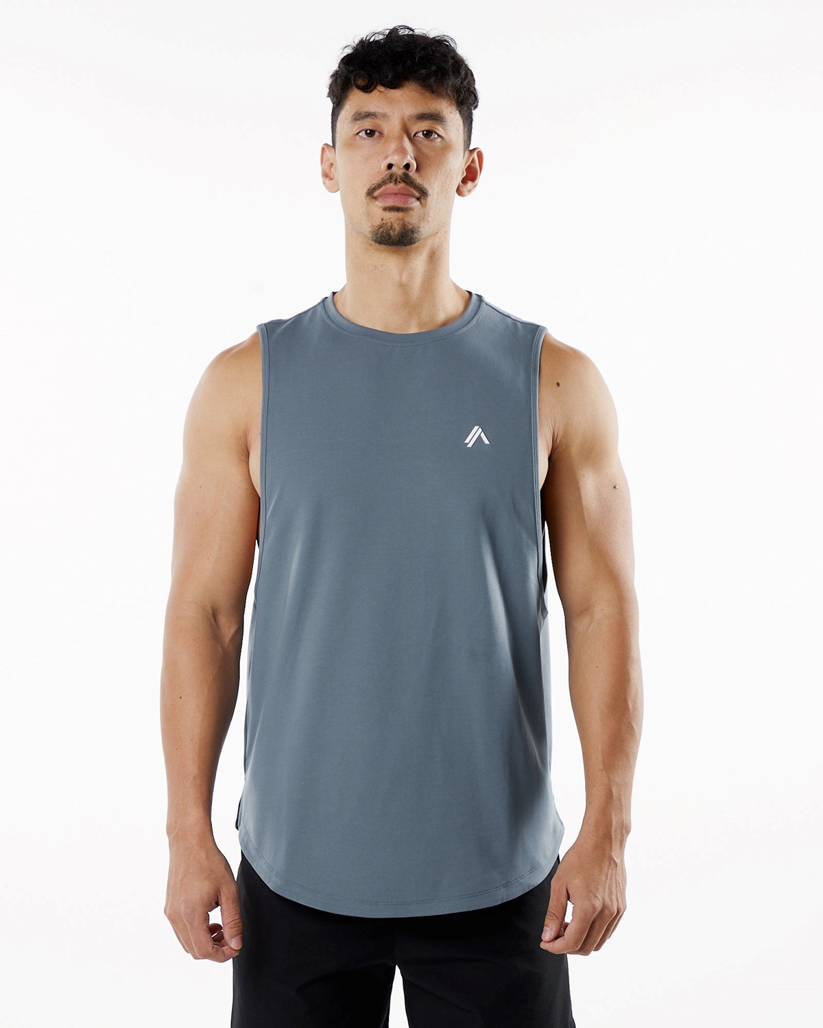 Alphalete Fitted Performance Tank Carbon | 21387MWGO