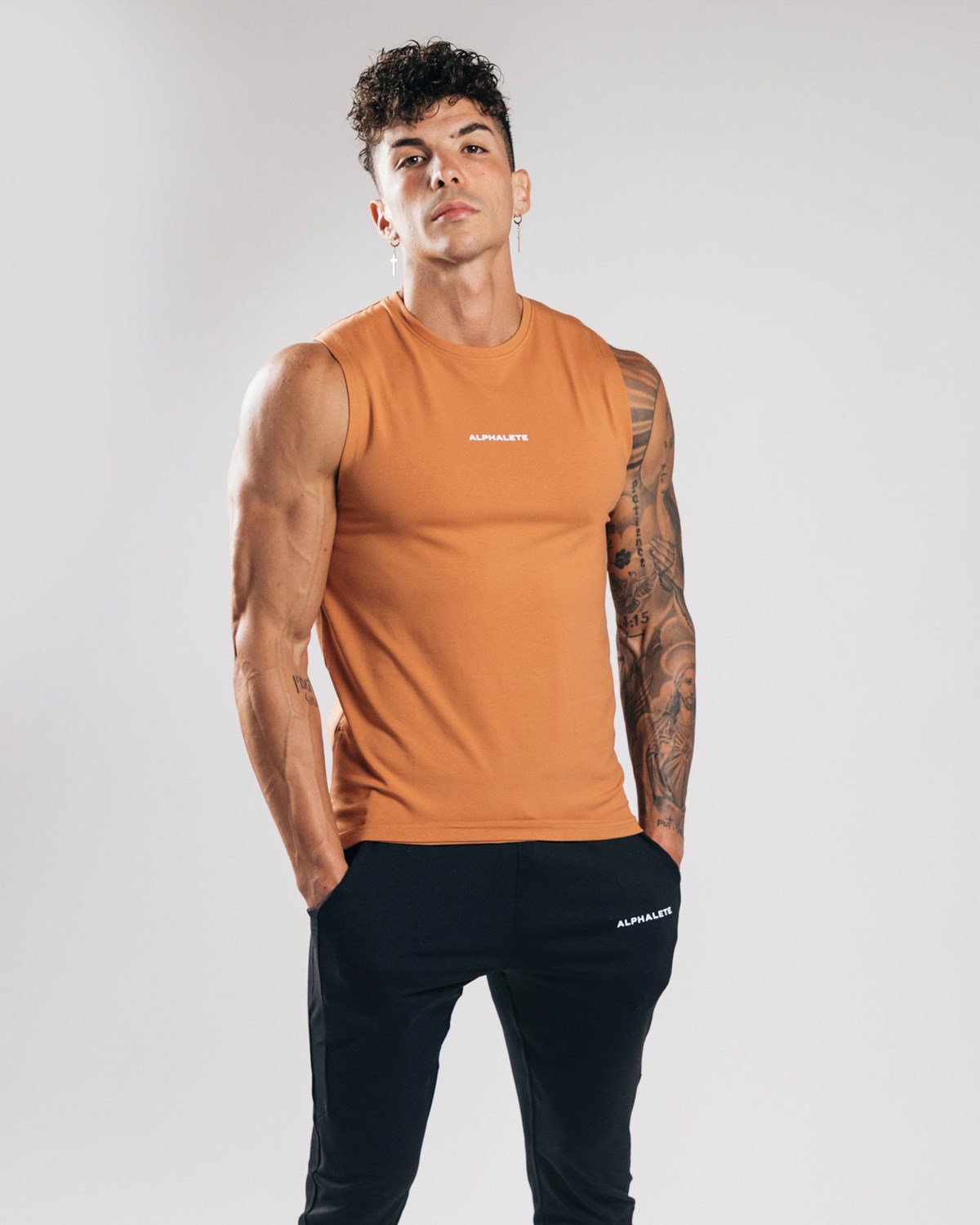 Alphalete Fitted Performance Tank Clay | 46138EAGU