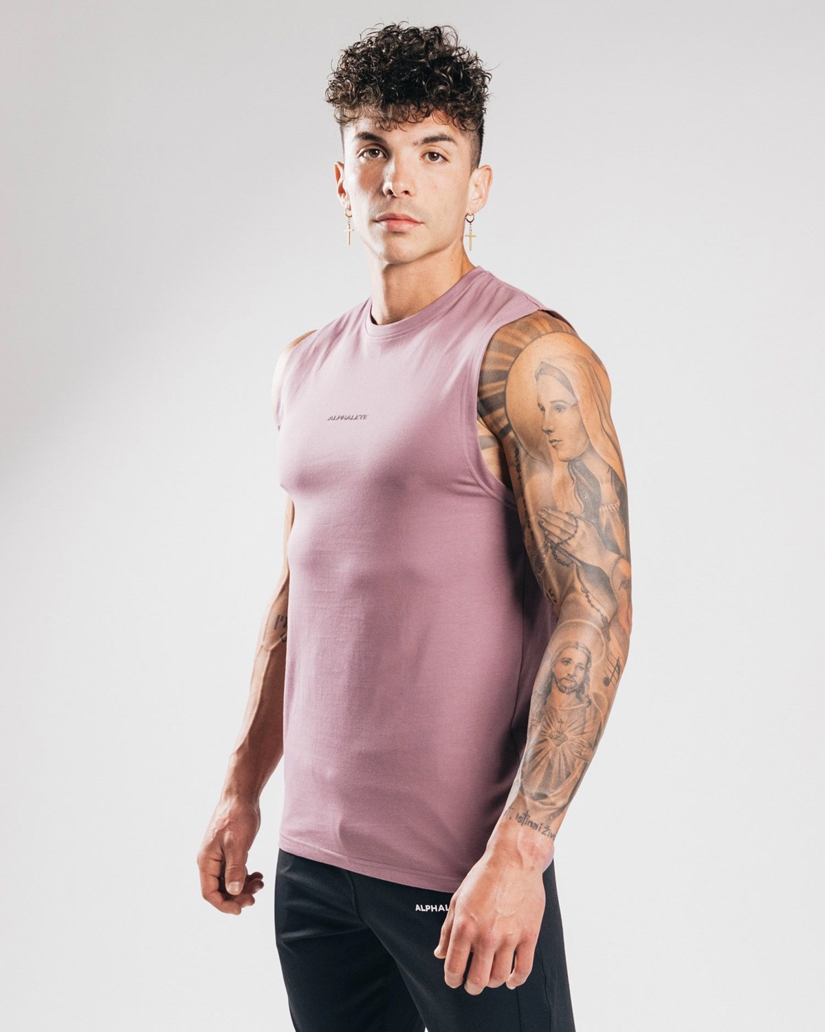 Alphalete Fitted Performance Tank Fialové | 47569KMPT