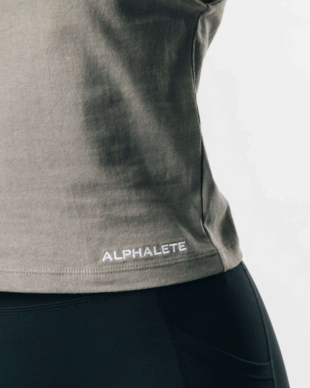 Alphalete Heavy Bavlněné Cutoff Concrete | 14968RIPV