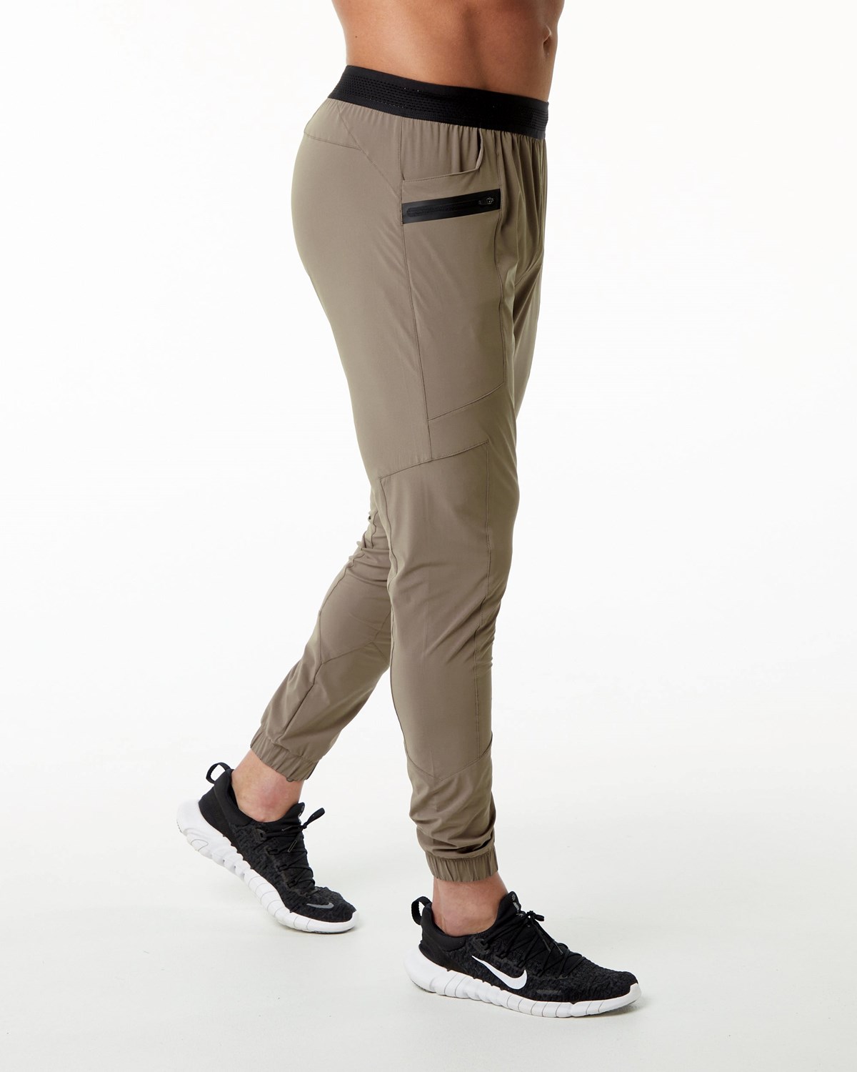 Alphalete Lehké 4-Way Stretch 29