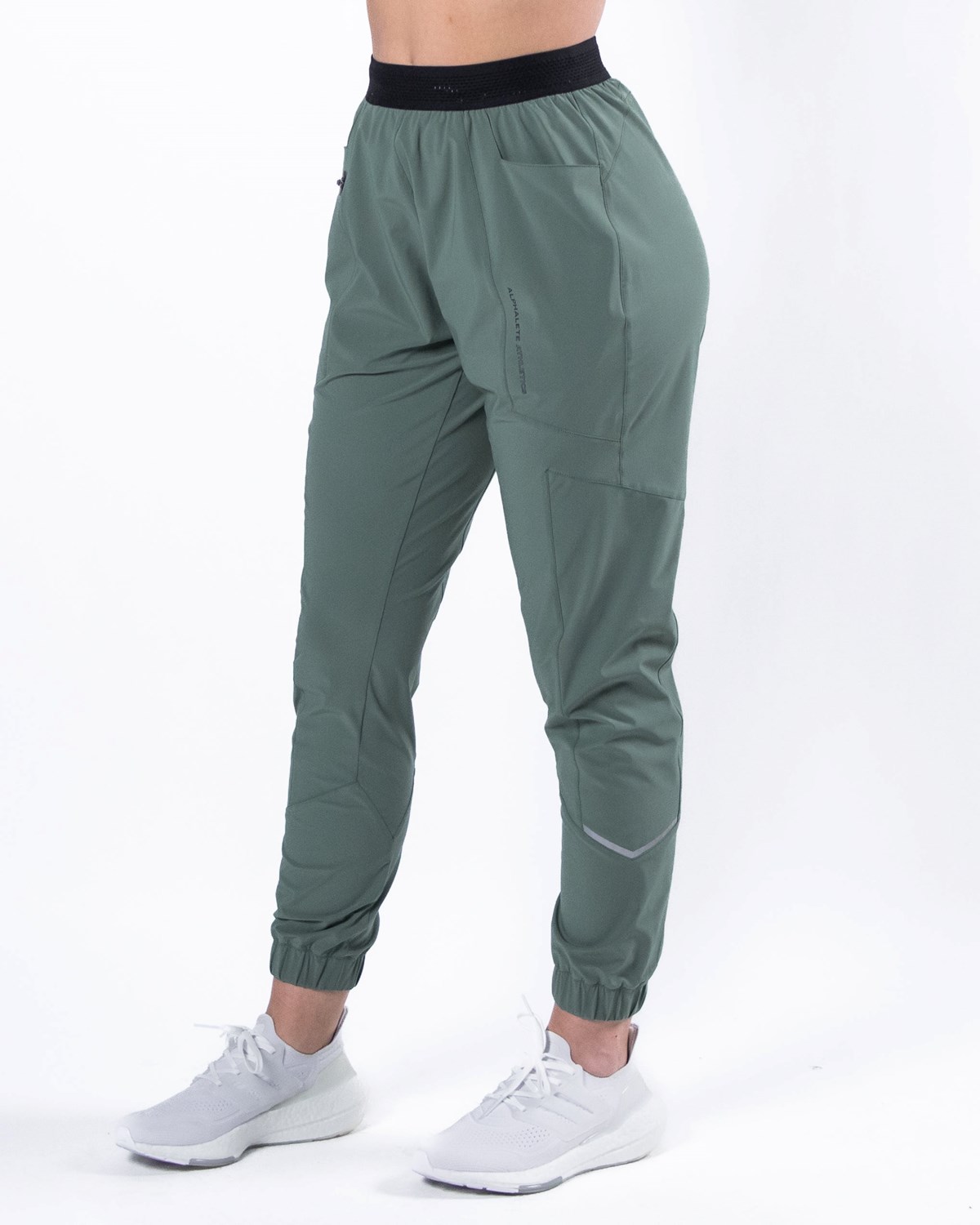 Alphalete Woven 4-Way Stretch 28