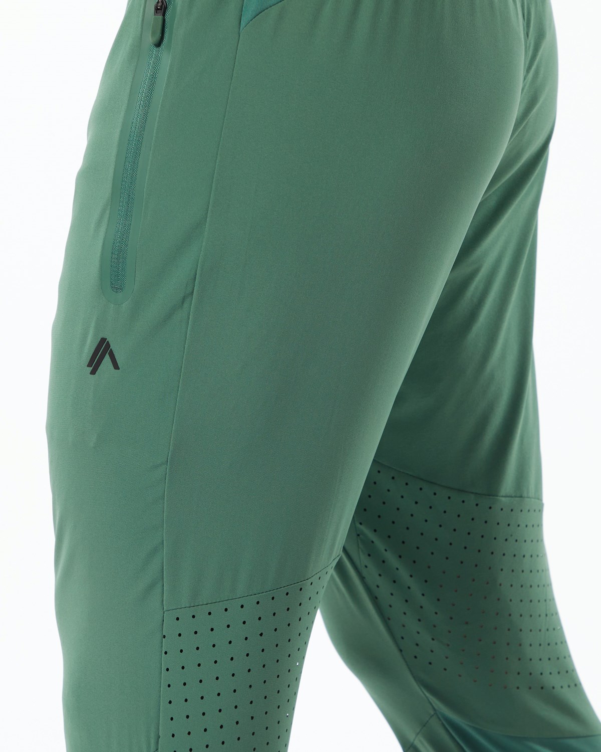 Alphalete Woven 4-Way Stretch 29